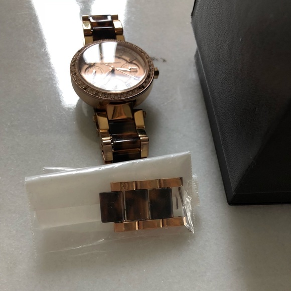 Michael Kors Diamond Encrusted Watch - Picture 7 of 7